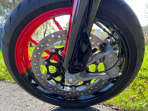 Ducati Hypermotard 698 Mono RVE 20 of 23