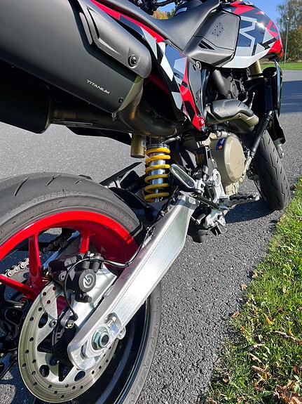 Ducati Hypermotard 698 Mono RVE 21 of 23