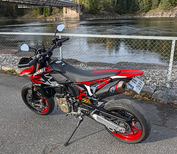 Ducati Hypermotard 698 Mono RVE 8 of 23