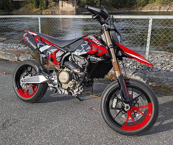 Ducati Hypermotard 698 Mono RVE 18 of 23