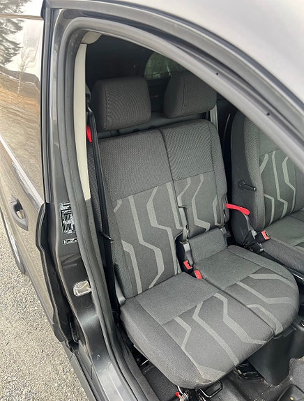 Ford Transit Connect 10 of 16