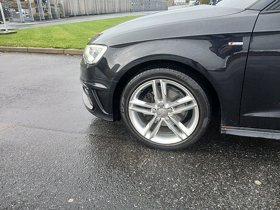 Audi A3 4 of 30