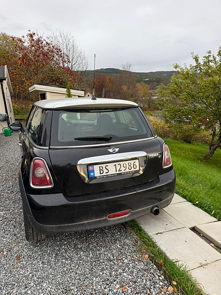 MINI Cooper 8 of 9