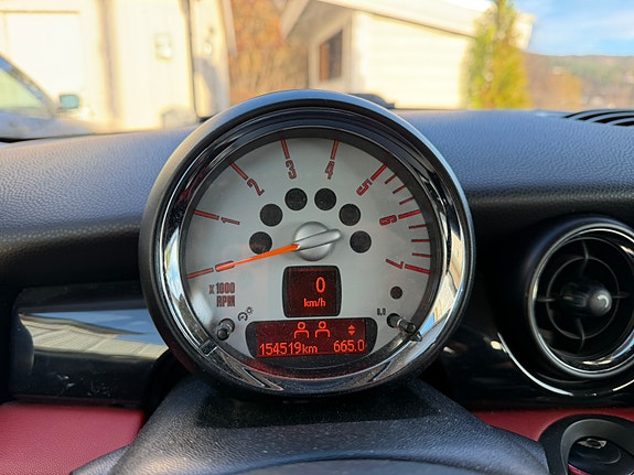 MINI Cooper 2 of 9