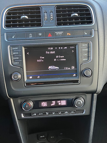 Volkswagen Polo 24 of 30