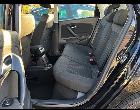 Volkswagen Polo 15 of 30