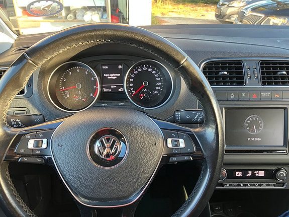 Volkswagen Polo 19 of 30