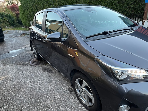 Toyota Yaris 15 of 16