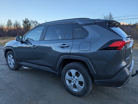 Toyota RAV4 10 of 29