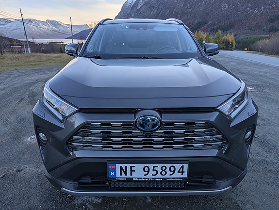 Toyota RAV4 4 of 29