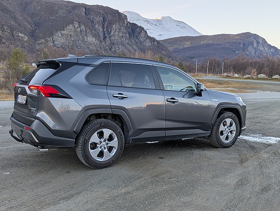 Toyota RAV4 7 of 29