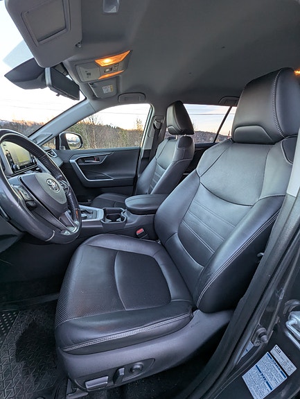 Toyota RAV4 16 of 29