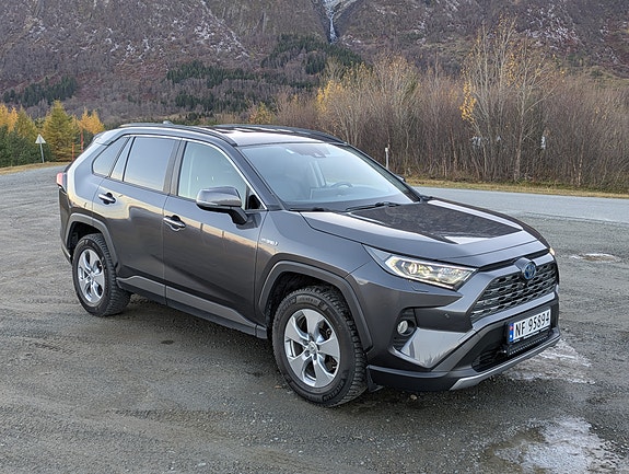 Toyota RAV4 8 of 29
