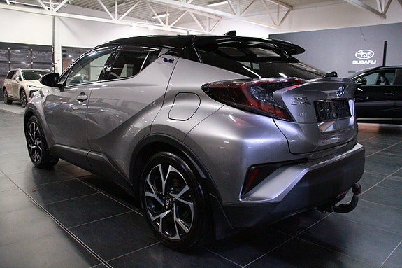Toyota C-HR 5 of 13