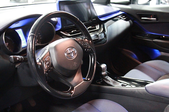 Toyota C-HR 8 of 13