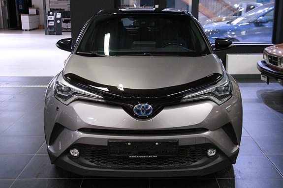 Toyota C-HR 2 of 13