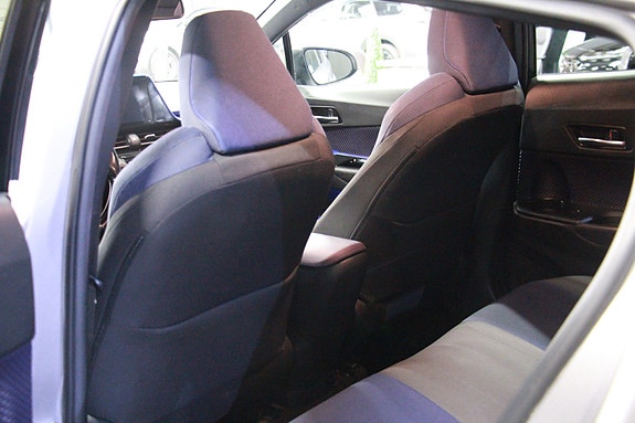 Toyota C-HR 9 of 13