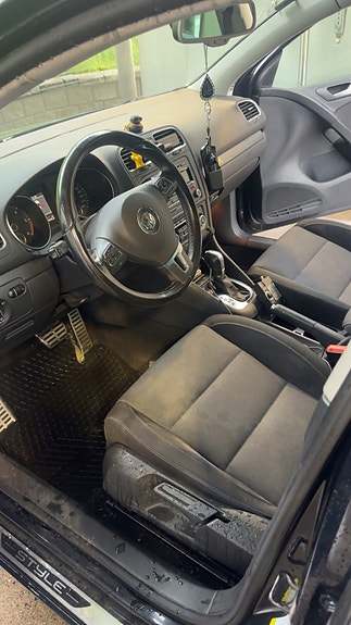 Volkswagen Golf VI 3 of 8