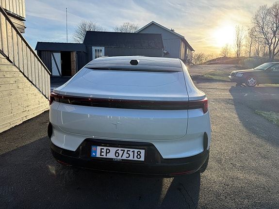 Polestar 4 3 of 7