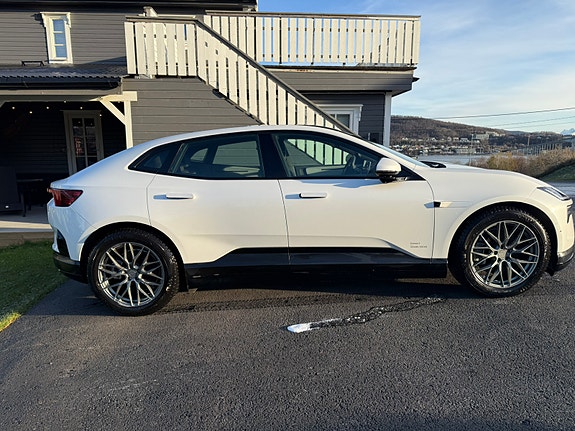 Polestar 4 5 of 7