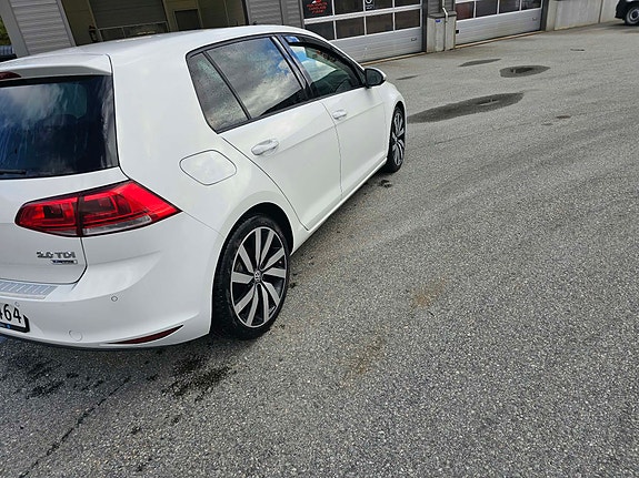 Volkswagen Golf VII 5 of 22