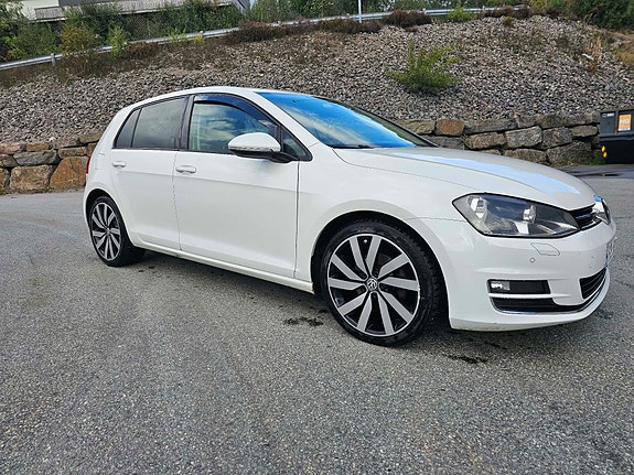 Volkswagen Golf VII 2 of 22