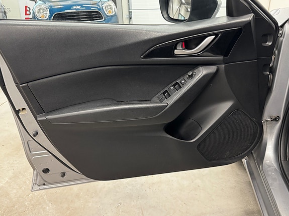 Mazda 3 15 of 30