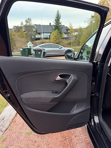 Volkswagen Polo 11 of 18