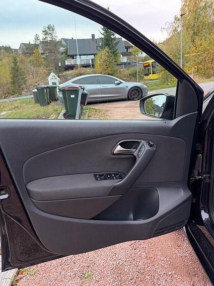 Volkswagen Polo 13 of 18