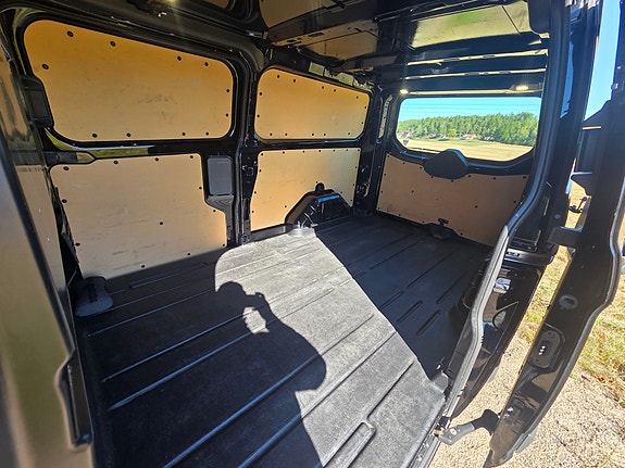 Ford Transit Custom 310L 16 of 16