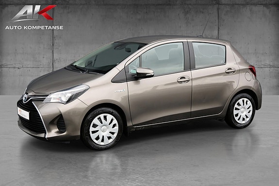 Toyota Yaris 3 of 18
