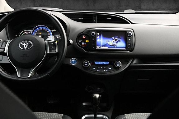 Toyota Yaris 15 of 18