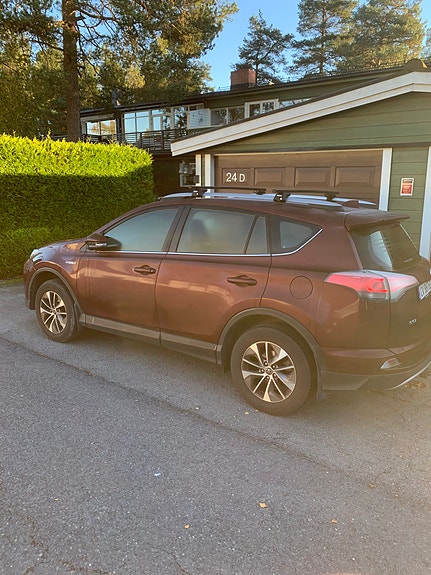 Toyota RAV4 3 of 21