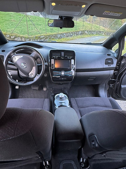 Nissan Leaf 13 of 17