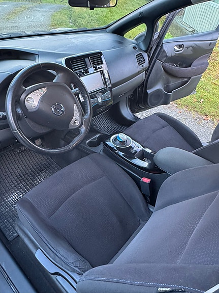 Nissan Leaf 7 of 17