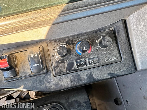 Volvo ECR88D 27 of 30