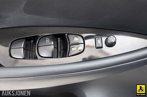 Nissan Leaf 8 of 30