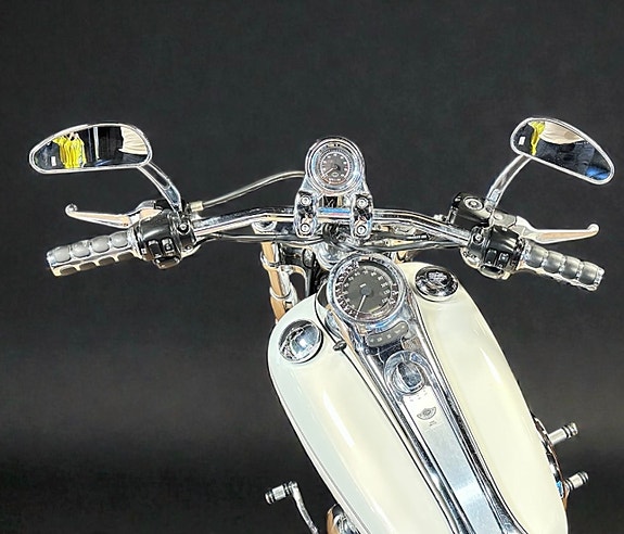 Harley-Davidson SOFTAIL DEUCE 13 of 15