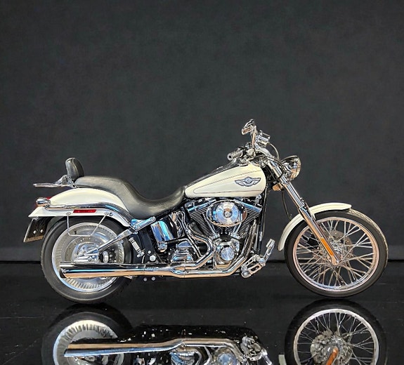 Harley-Davidson SOFTAIL DEUCE 8 of 15