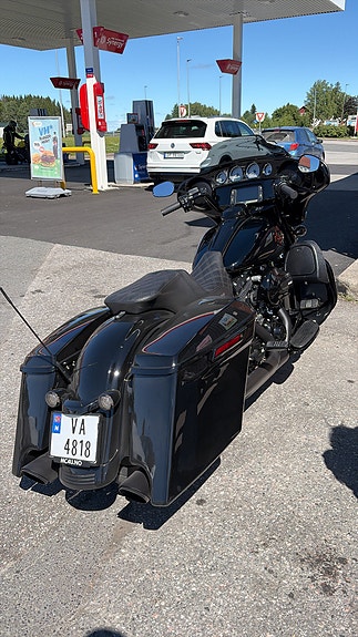 Harley-Davidson FLHXS Street Glide Special 3 of 9