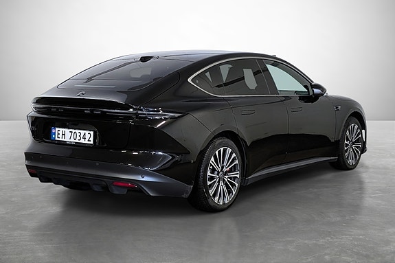 NIO ET5 6 of 26