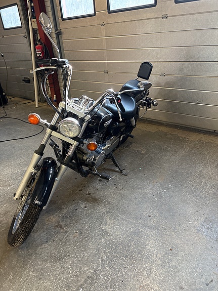 Yamaha XVS 125 Drag Star 3 of 8