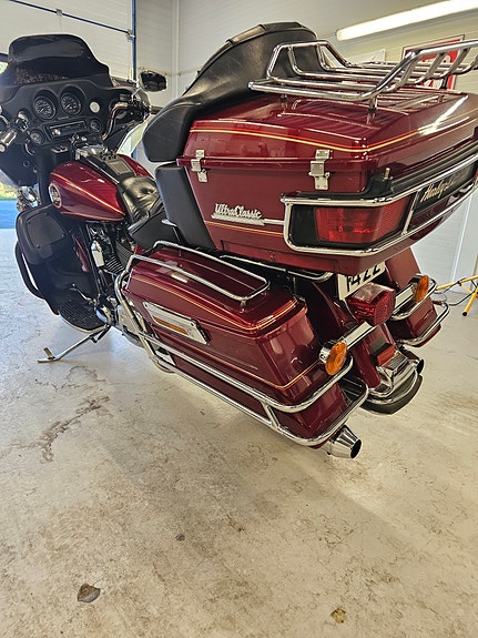 Harley-Davidson FLHTCU Ultra Classic Electra Glide 7 of 14
