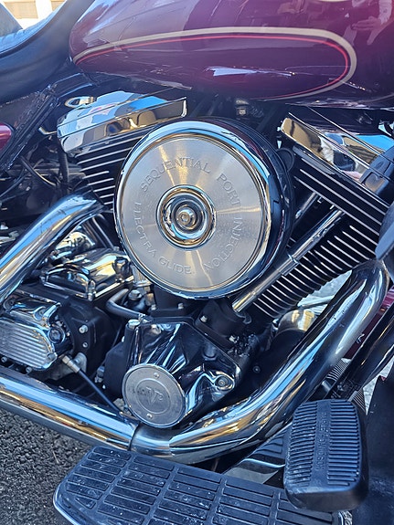 Harley-Davidson FLHTCU Ultra Classic Electra Glide 9 of 14