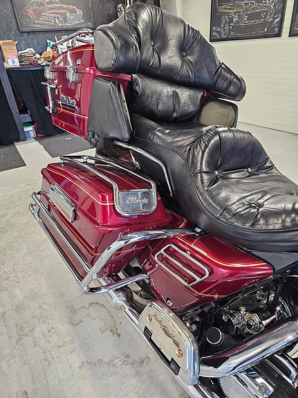 Harley-Davidson FLHTCU Ultra Classic Electra Glide 3 of 14
