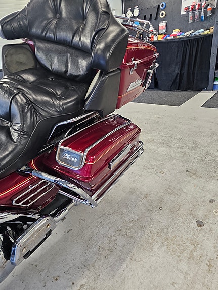 Harley-Davidson FLHTCU Ultra Classic Electra Glide 4 of 14