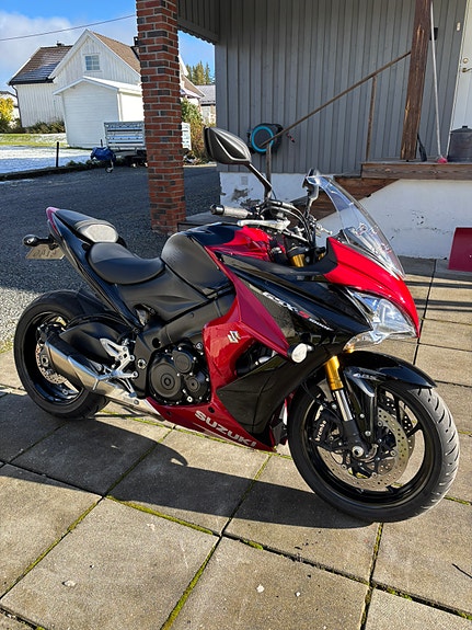 Suzuki GSX-S 1000 F 3 of 9