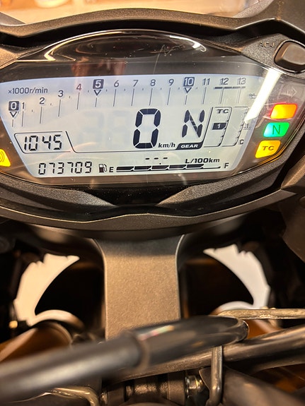 Suzuki GSX-S 1000 F 4 of 9