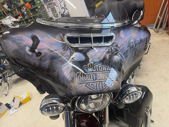 Harley-Davidson FLHTKL Ultra Limited Low 4 of 7