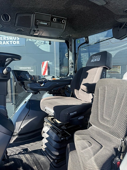 Valtra Q305 2025, kr 2 299 000,-